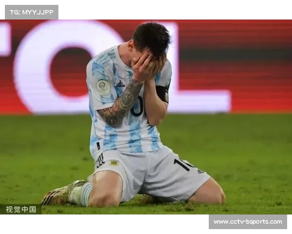 终场哨响，亚特兰大主帅帕拉蒂诺面露遗憾神情